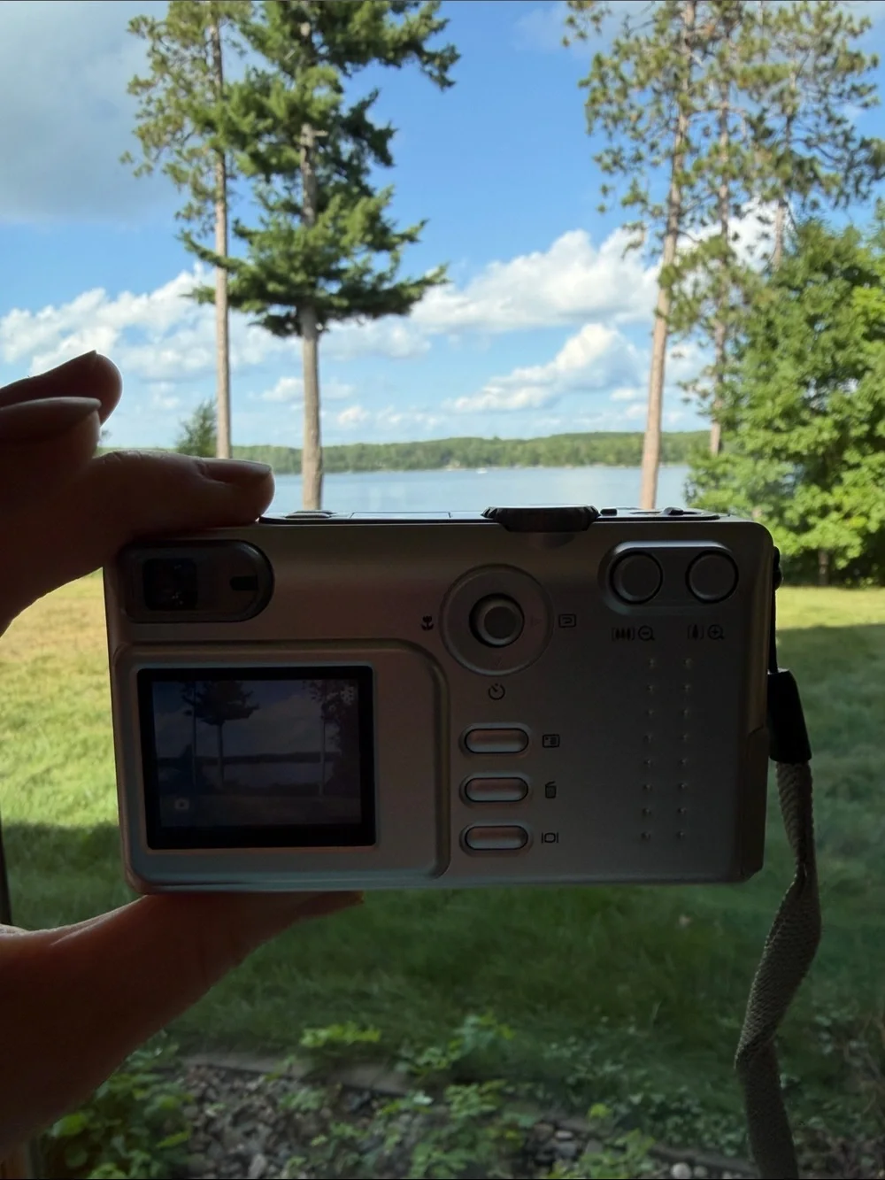 New Vivitar Silver 2.0MP Vintage Digital Camera with Accessories and 512 MB Card